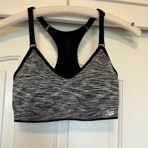 NEW BALANCE SPORTS BRA SZ L BLACK and WHITE GENTLY USED